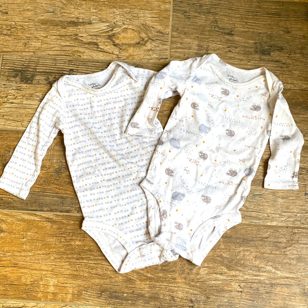 🔥 $3 w/ bundle🔥  Baby Onesie Bundle